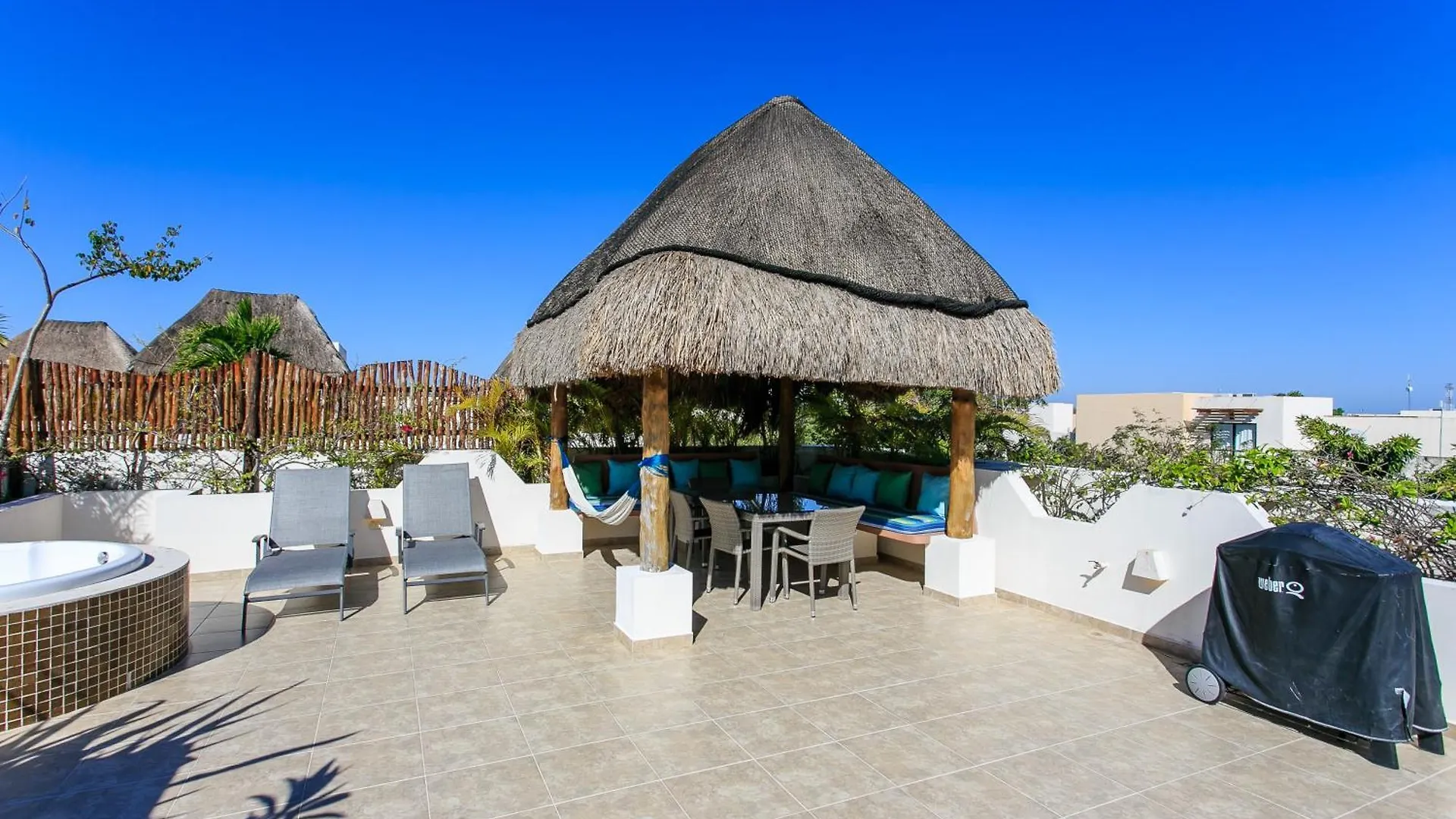 Luzera - Condo With Ample Private Roof & Jacuzzi & Bbq トゥルム メキシコ
