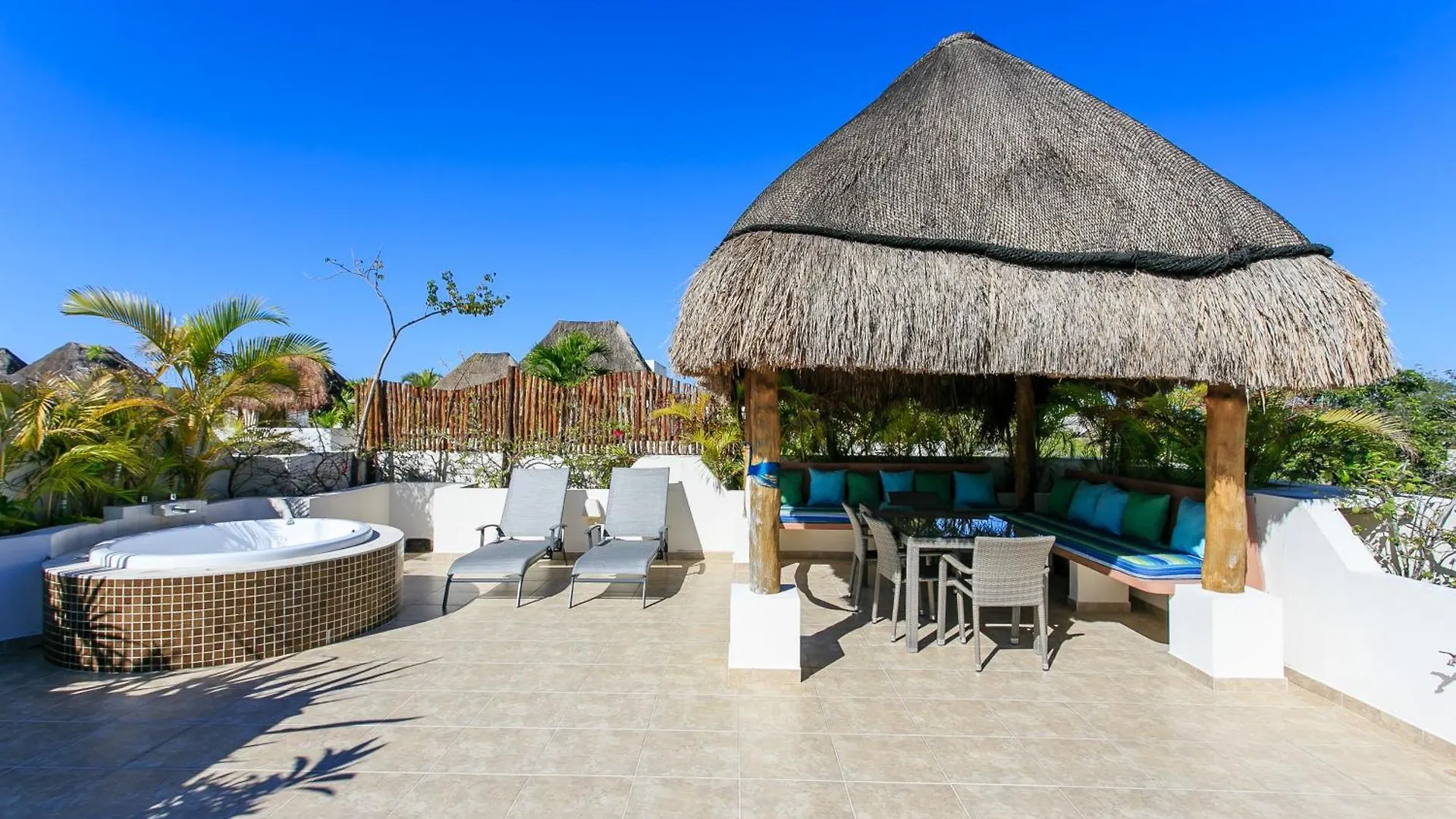 アパート Luzera - Condo With Ample Private Roof & Jacuzzi & Bbq トゥルム メキシコ