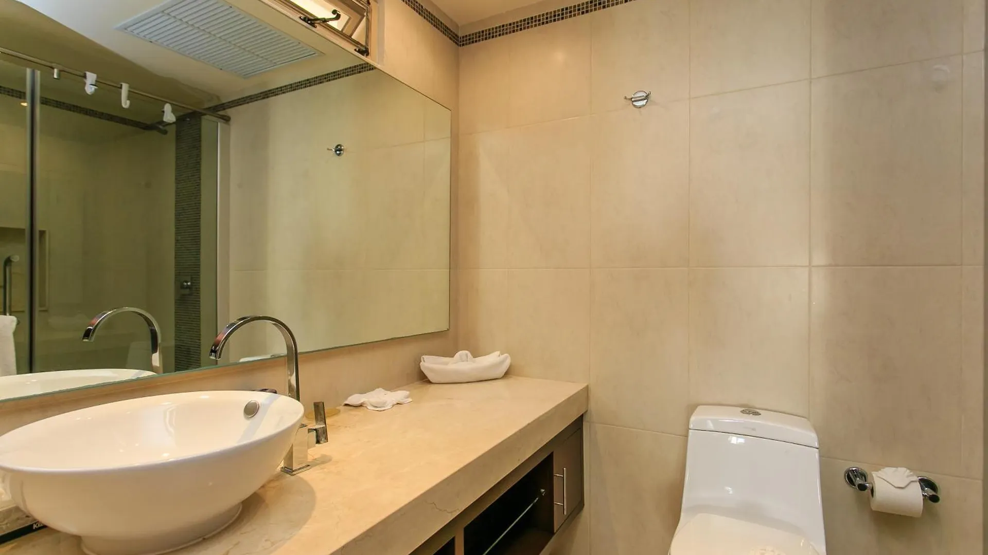 アパート Luzera - Condo With Ample Private Roof & Jacuzzi & Bbq トゥルム