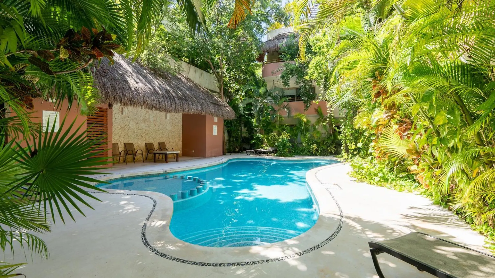Luzera - Condo With Ample Private Roof & Jacuzzi & Bbq Tulum 0*,  Mexiko