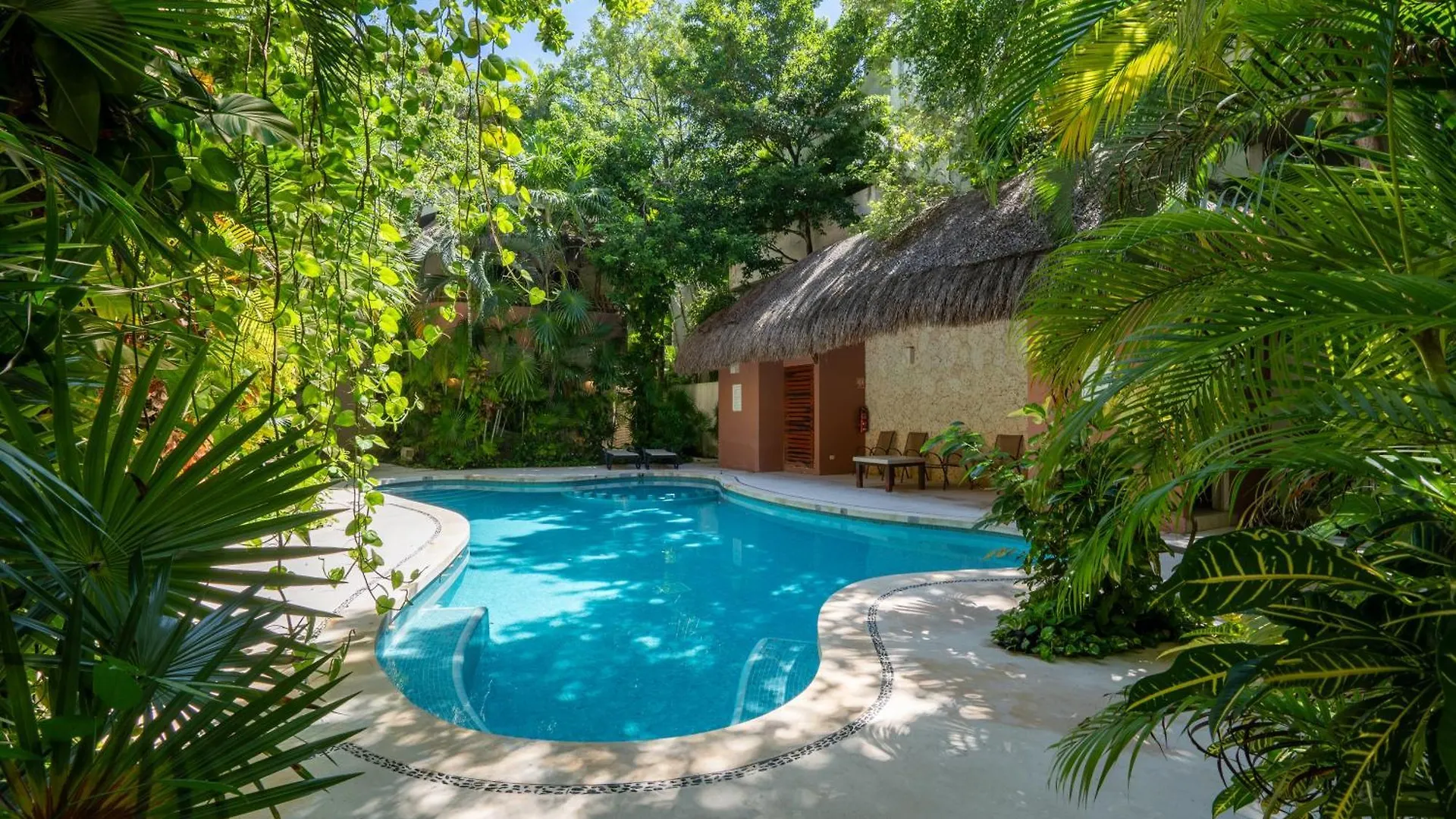 Luzera - Condo With Ample Private Roof & Jacuzzi & Bbq Tulum Lägenhet